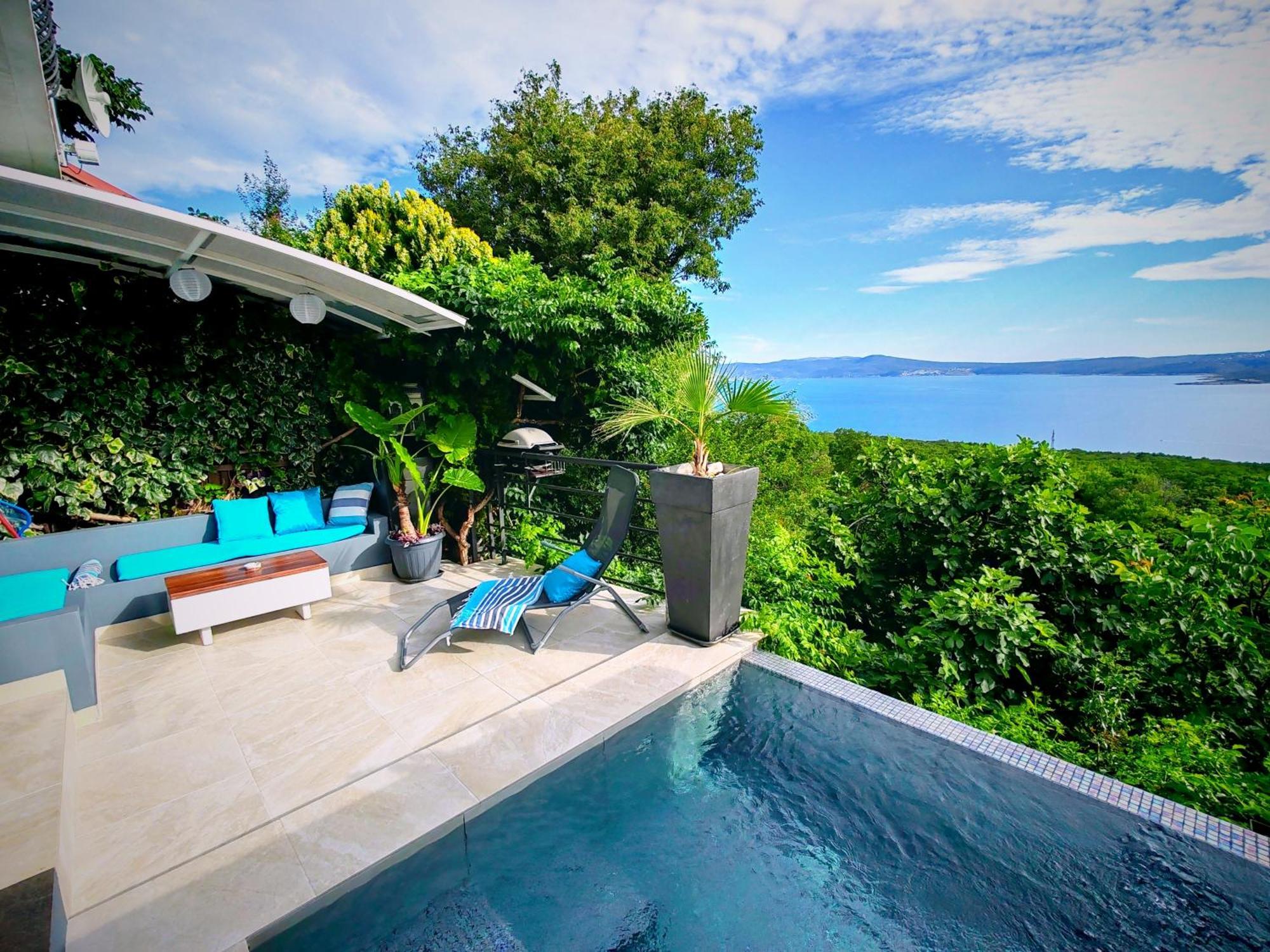 Art Gallery House With A Small Relaxing Pool ซริกเวนิซา ภายนอก รูปภาพ